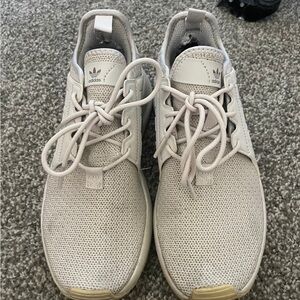 Adidas Beige Kid’s Sneakers with Knit Upper and Sleek Design